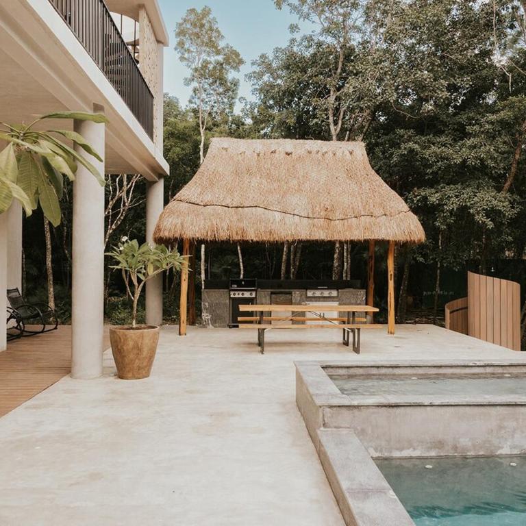 Jungle Retreat with Master Suites - Villa - 38