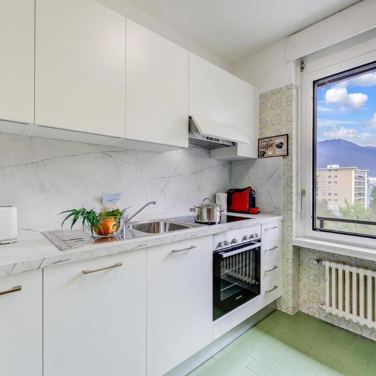 Lido Apartment Locarno with Balcony and Parking - Happy Rentals - Appartamento con Balcone - 4