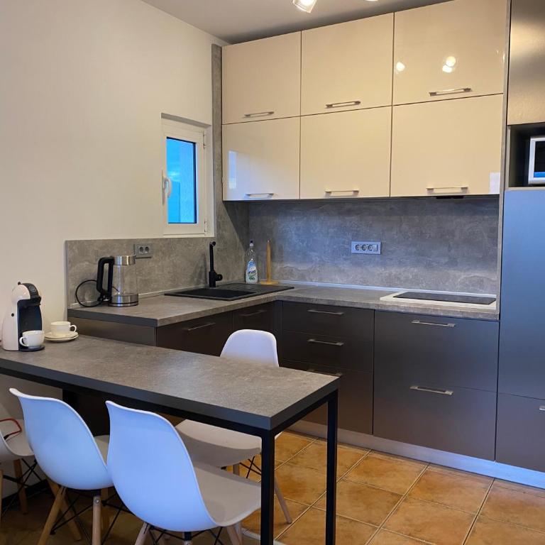 Comfort Apartment Becici - One-Bedroom Apartment - 5