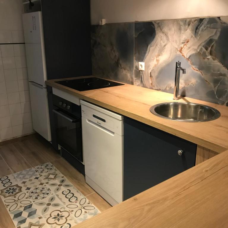 Villa Valras Plage - Two-Bedroom House - 8