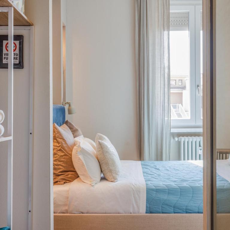 PARMA EXPRESS Traveller's Lodging front Station FS covered PARKING - Studio Apartment - 11