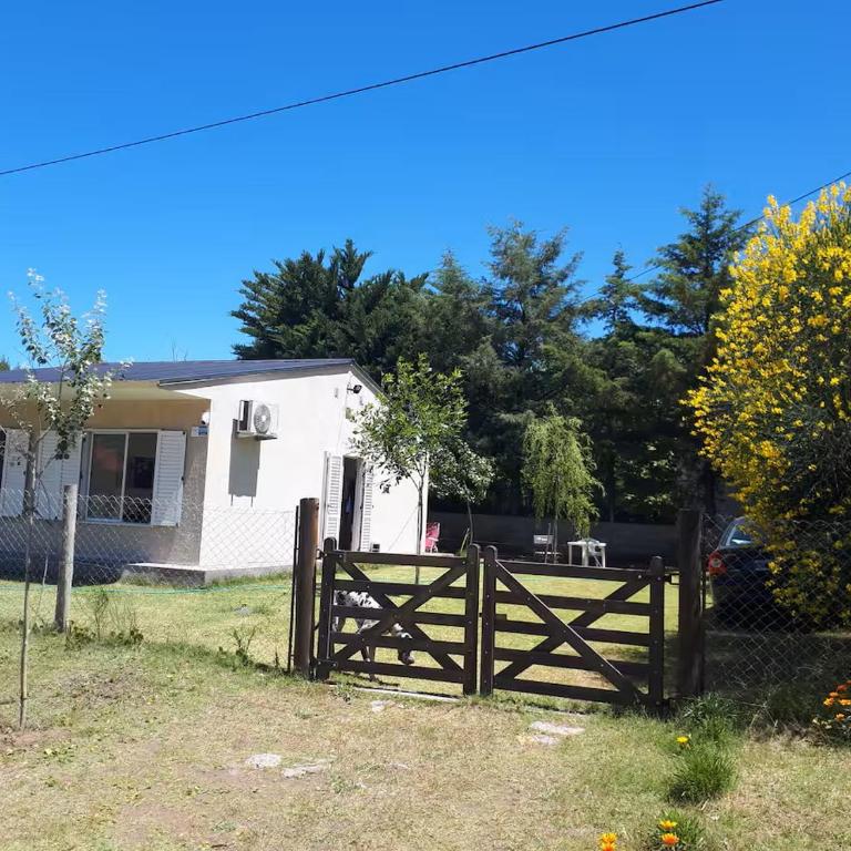 CHALET PARA 6 a 7 PERSONAS MONTE HERMOSO - Casa de 2 dormitorios - 1
