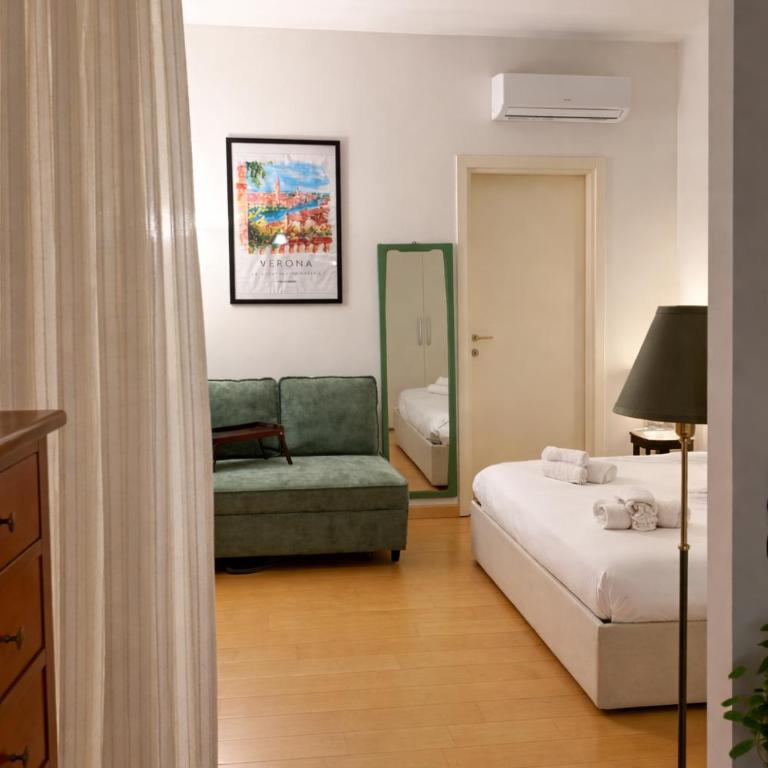 The Italian House Club - One-Bedroom Apartment - 4