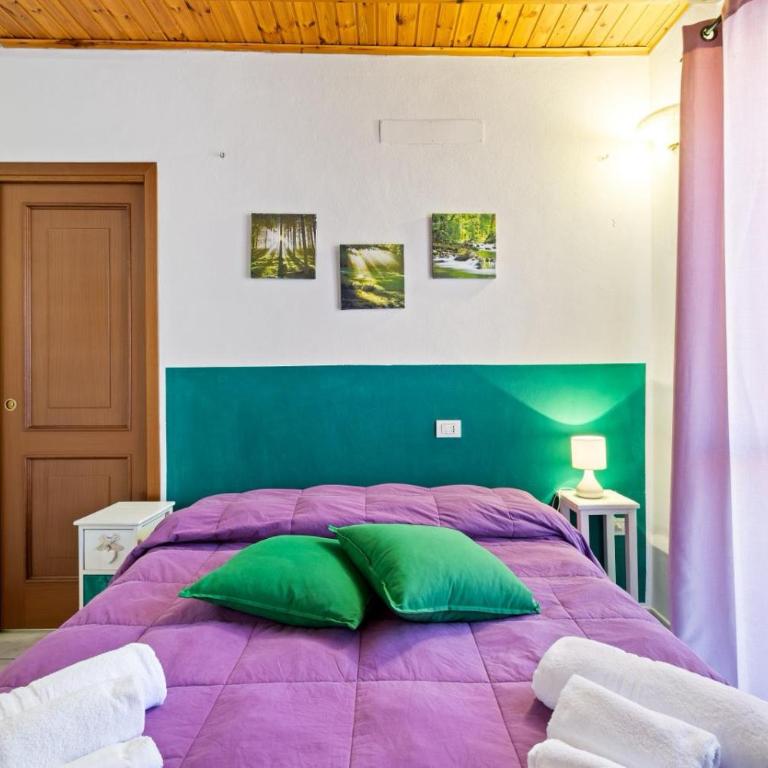 Bed and Breakfast Cala Luna - Camera Matrimoniale Deluxe con Balcone e Vista Mare - 7