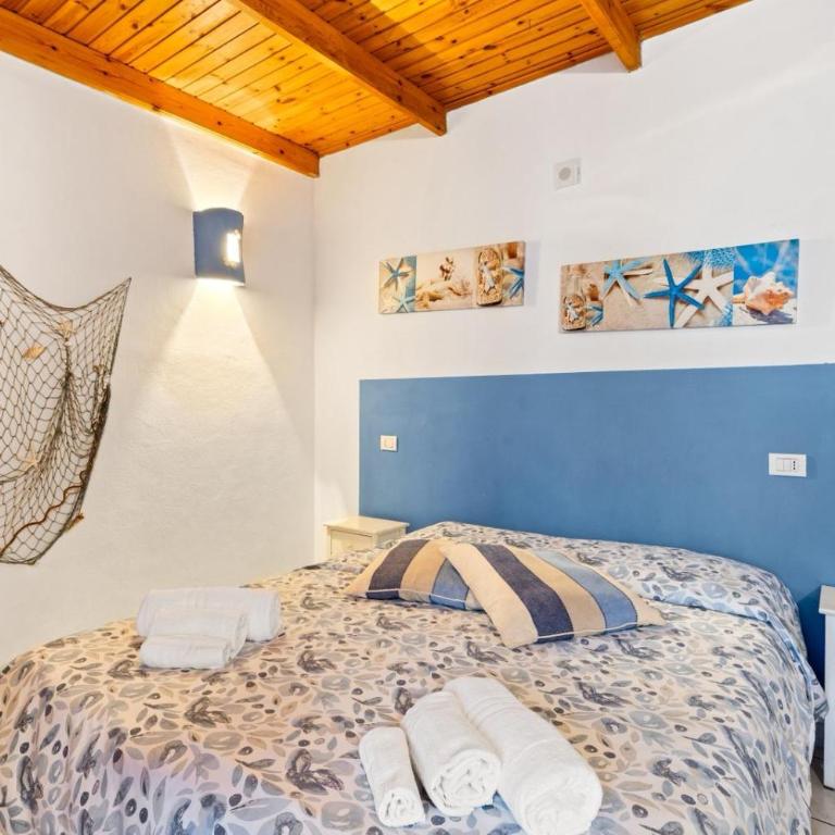 Bed and Breakfast Cala Luna - Camera Matrimoniale con Balcone e Vista Mare - 4