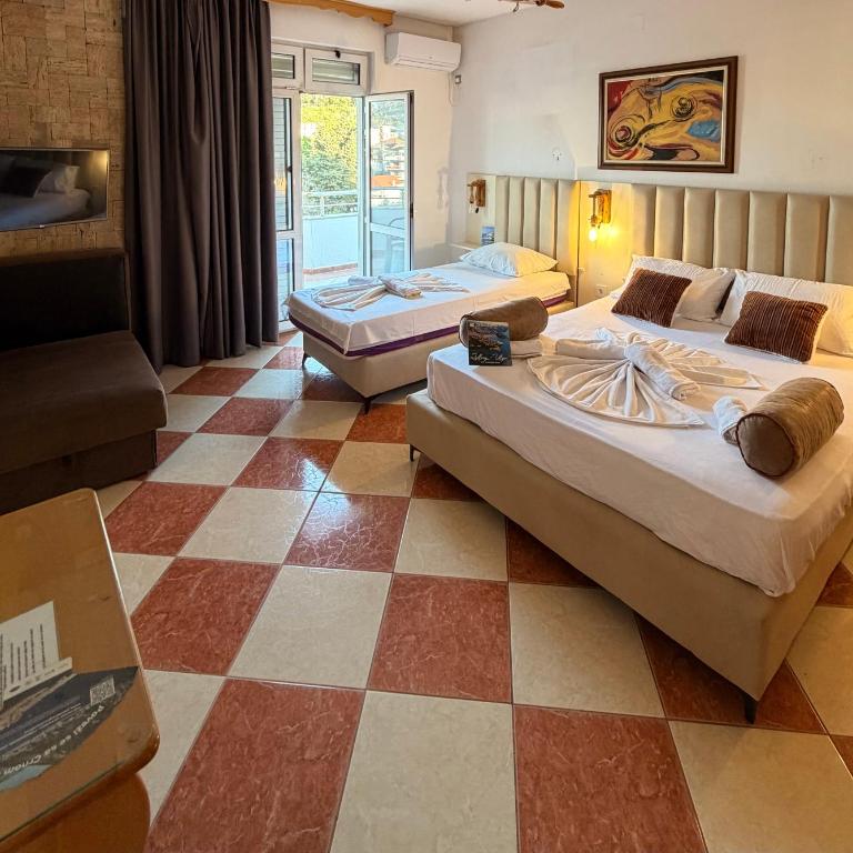 Wiena Apartments - Standard Triple Room with Sea View - 4