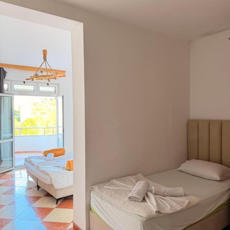 Wiena Apartments - Triple Room with City View - 3