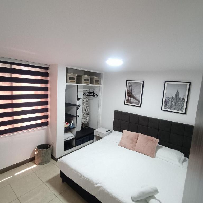 El Rodadero Beautiful Apartment 50 meters from the beach come rest or work - Two-Bedroom Apartment - 24