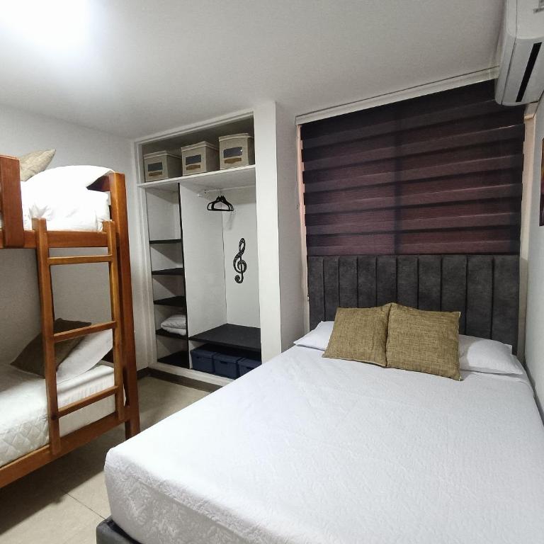 El Rodadero Beautiful Apartment 50 meters from the beach come rest or work - Two-Bedroom Apartment - 32