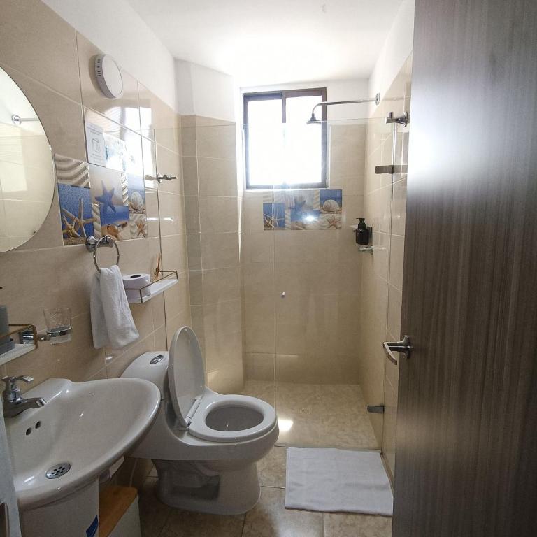 El Rodadero Beautiful Apartment 50 meters from the beach come rest or work - Two-Bedroom Apartment - 35