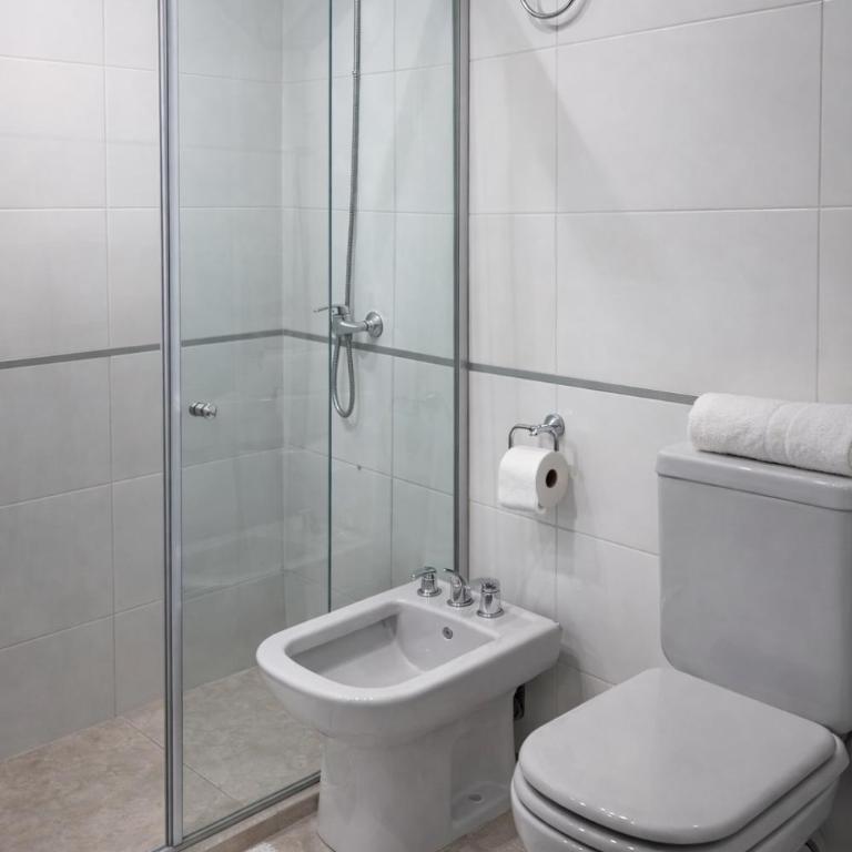 Casa completa con parrilla , cerca de la playa y Plaza de toros - Three-Bedroom House - 18
