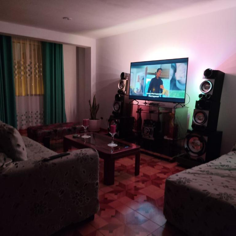 Mini departamento, TV y WIFI cerca a Barranco - Habitación Doble con baño privado - 1