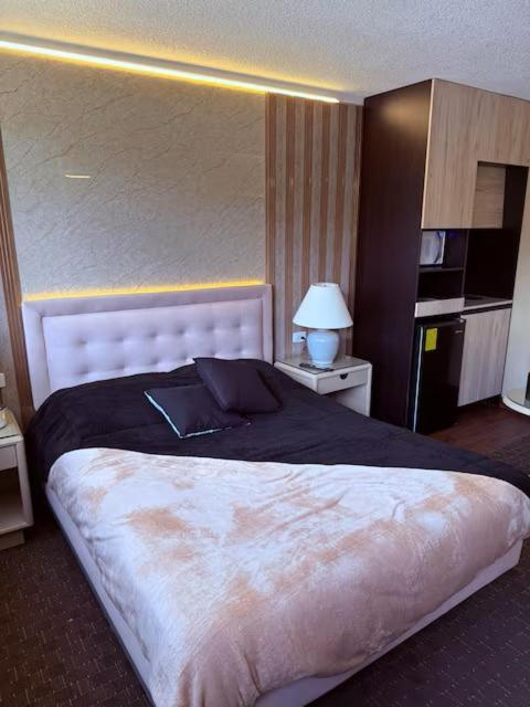 Suites Edificio Akros - Habitación Doble con baño privado - 11