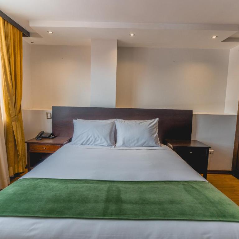 Zamorano Real Hotel - Queen Room - 2