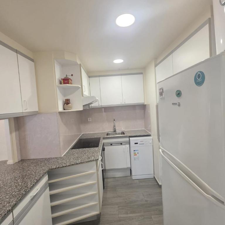 Apartamento Paradís Park - Piscina y Playa - Two-Bedroom Apartment - 27