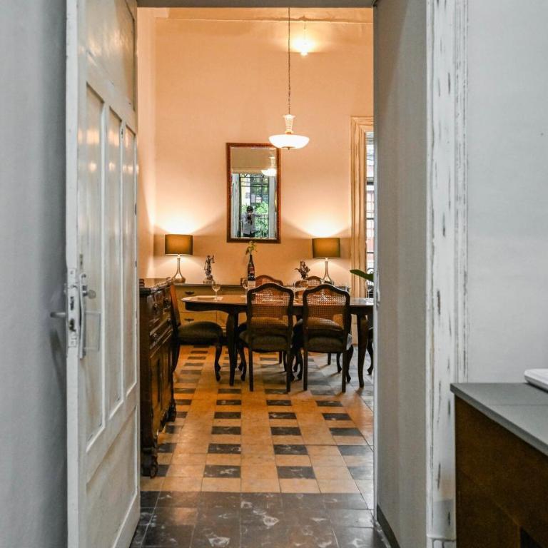 Vista en balcones a Casa Muñecos y Edif Francés - Apartamento de 2 dormitorios con balcón - 10