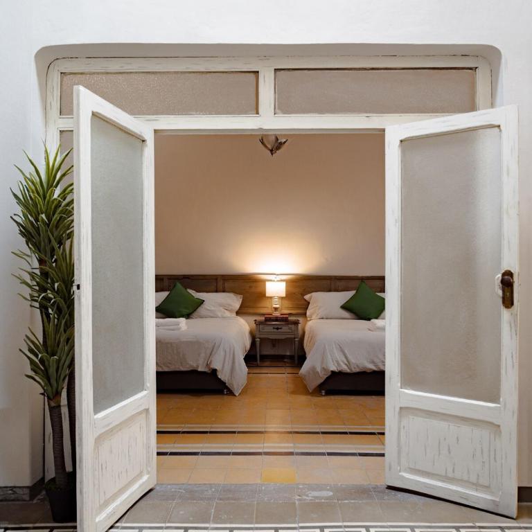 Vista en balcones a Casa Muñecos y Edif Francés - Apartamento de 2 dormitorios con balcón - 11