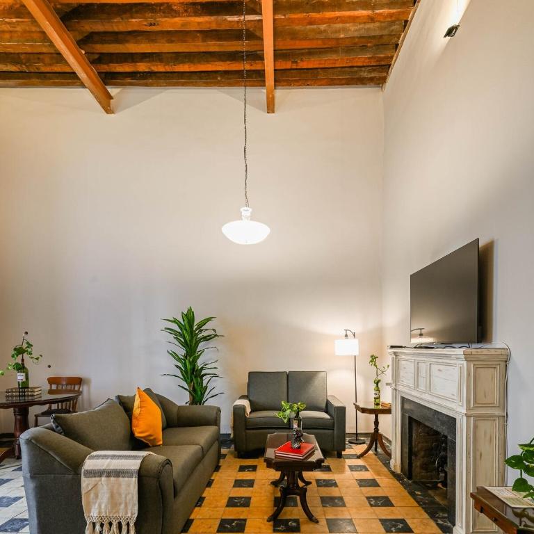 Vista en balcones a Casa Muñecos y Edif Francés - Apartamento de 2 dormitorios con balcón - 32