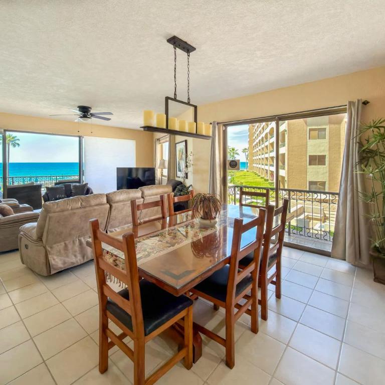 Relaxing Oceanview Condo Pools & Beach E210 - Apartamento - 7