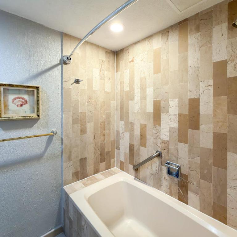 Relaxing Oceanview Condo Pools & Beach E210 - Apartamento - 29