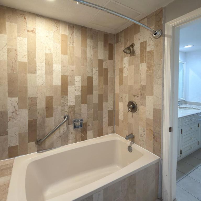 Relaxing Oceanview Condo Pools & Beach E210 - Apartamento - 31