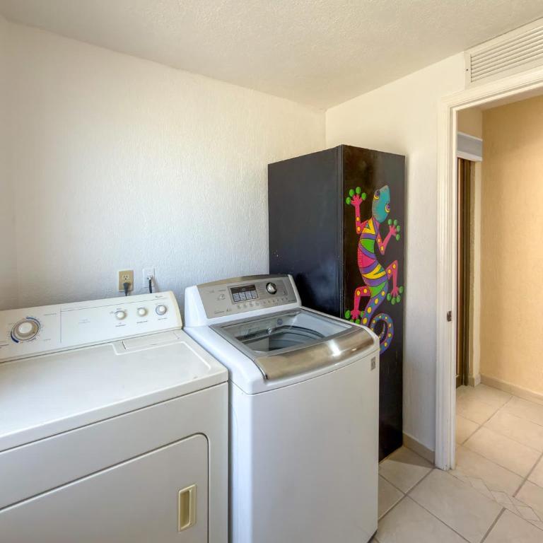 Relaxing Oceanview Condo Pools & Beach E210 - Apartamento - 46