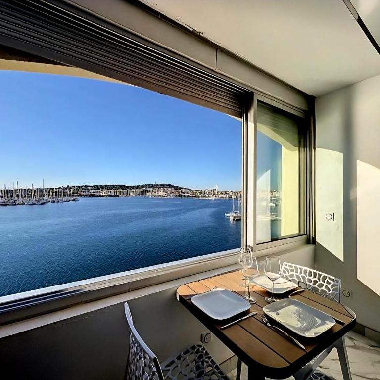 240 Magnifique Appart Deluxe vue mer - Deluxe Apartment - 1