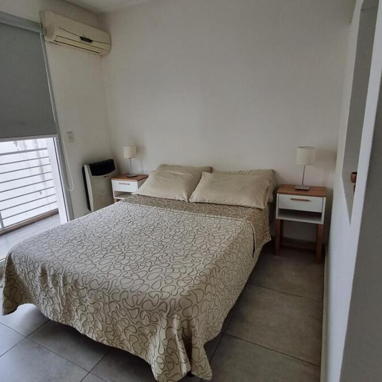 Moderno y cómodo departamento céntrico con cochera - Two-Bedroom Apartment - 16