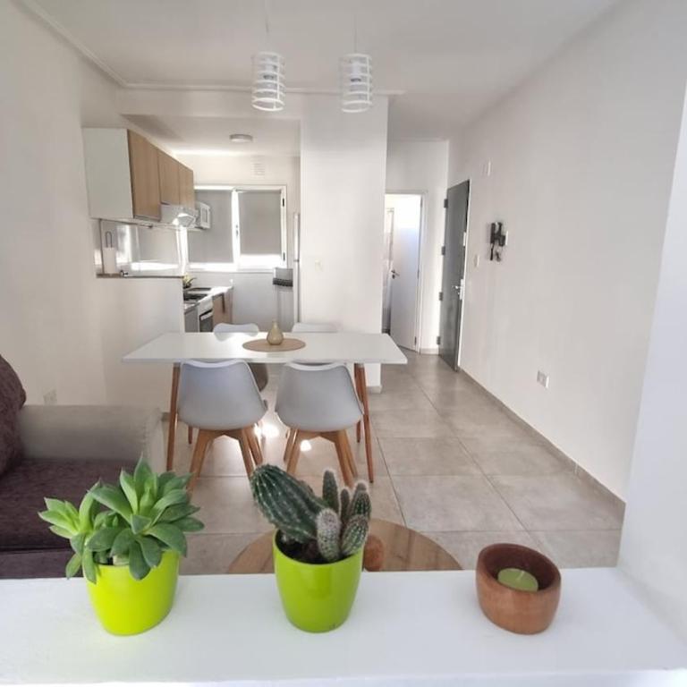 Moderno y cómodo departamento céntrico con cochera - Two-Bedroom Apartment - 18
