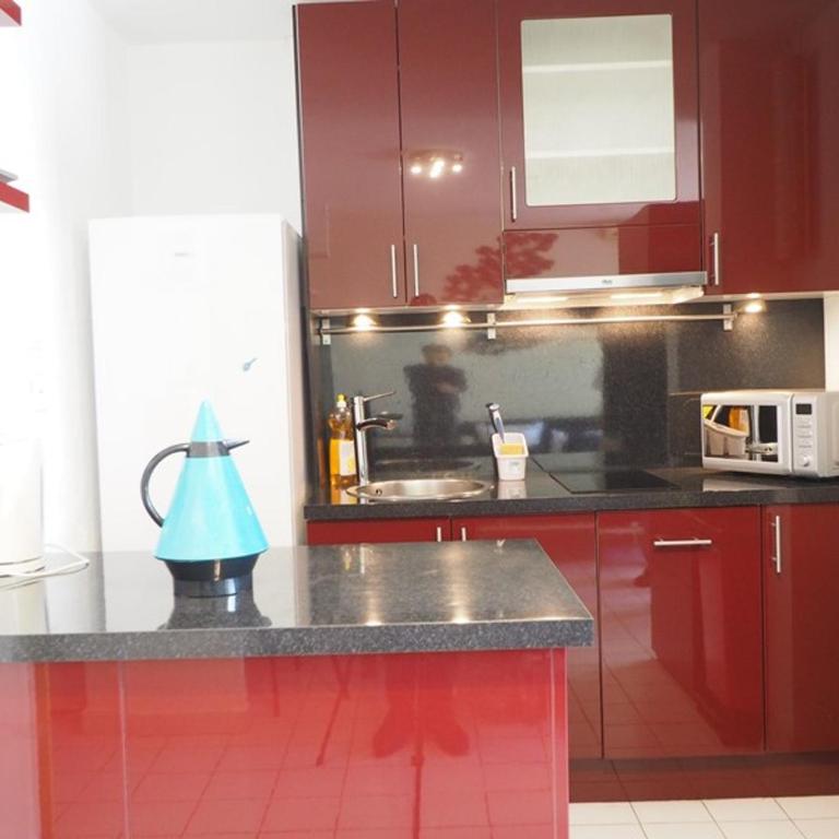Appartement avec piscine, parking - 4 pers. - FR-1-874-30 - Apartment - 4