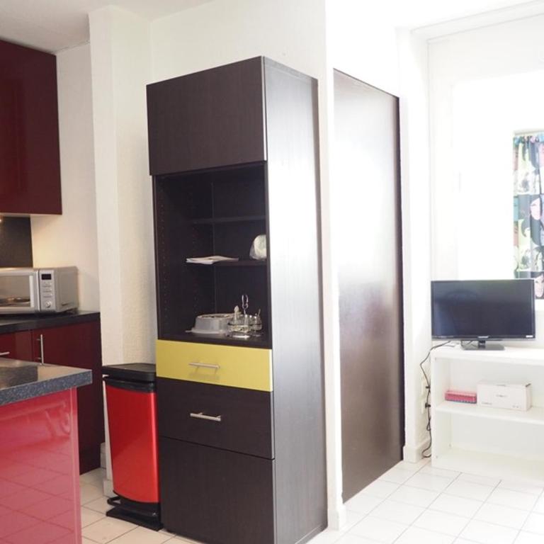 Appartement avec piscine, parking - 4 pers. - FR-1-874-30 - Apartment - 8