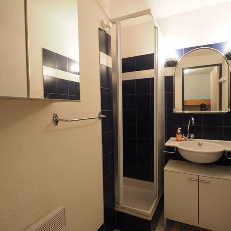 Studio charmant avec terrasse, parking - 4 pers. - FR-1-874-24 - Appartement - 11