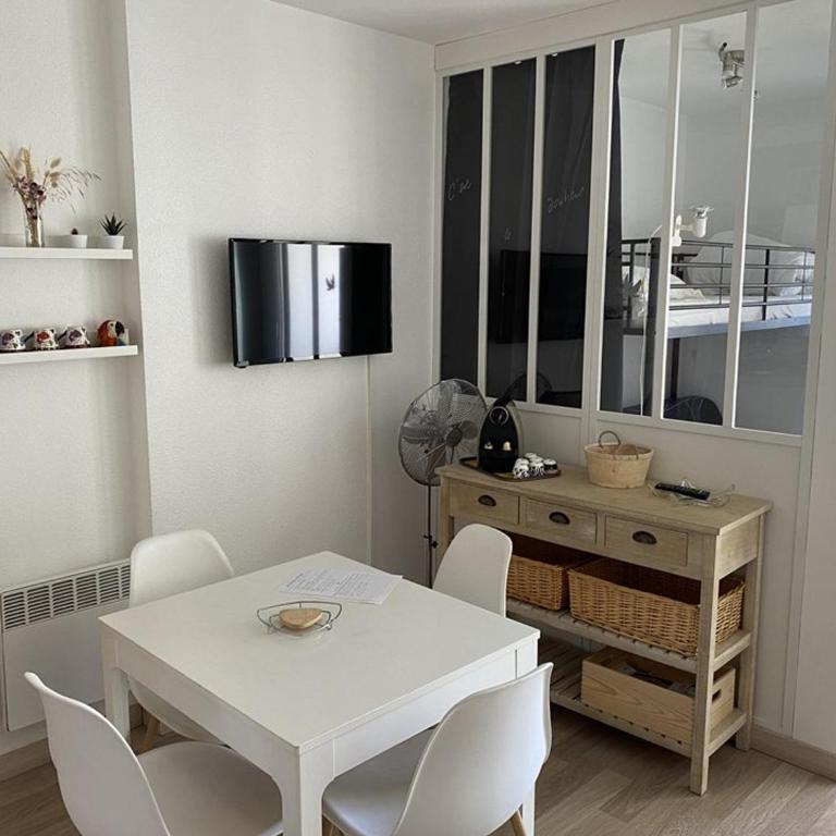 Appartement spacieux avec piscine - 6 pers. - FR-1-874-52 - Apartment - 4