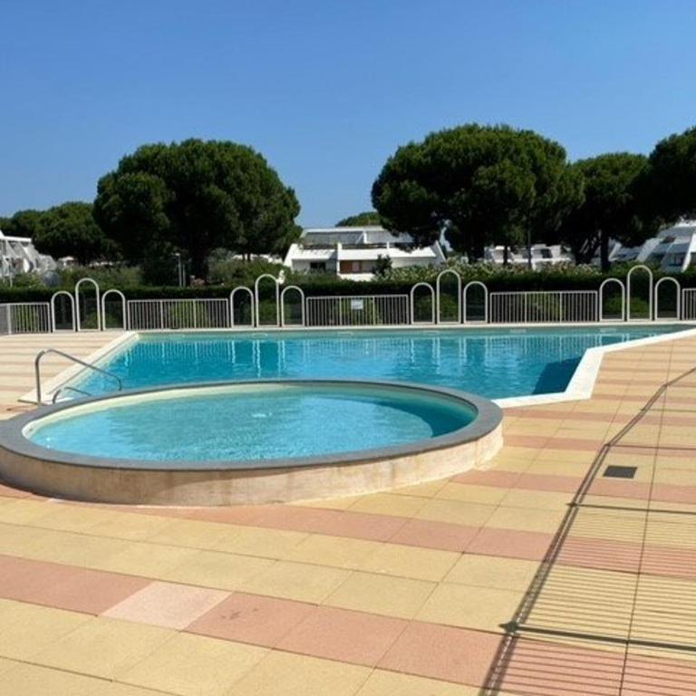 Appartement spacieux avec piscine - 6 pers. - FR-1-874-52 - Apartment - 11