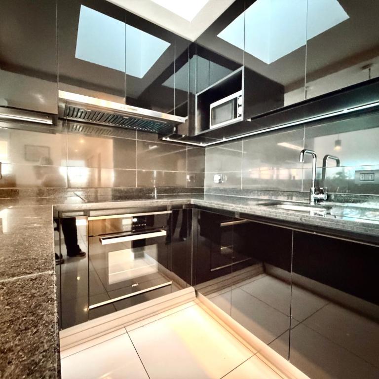 Hotel Tempo Rent - Two-Bedroom Deluxe Apartment with Balcony - 8
