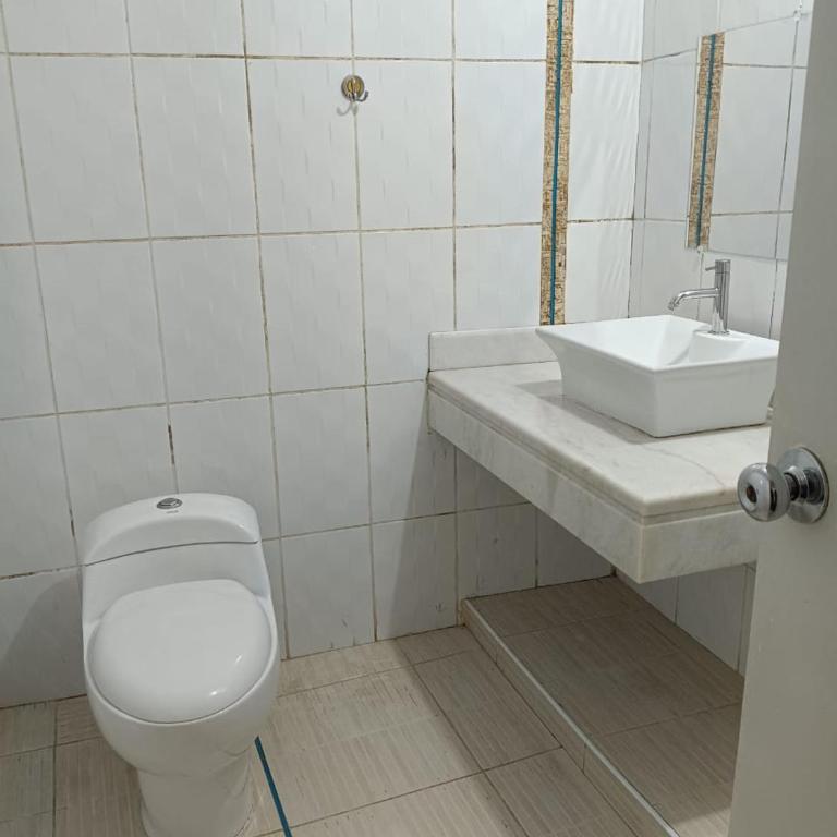 Hostal Horizonte - Double Room with Private Bathroom - 2