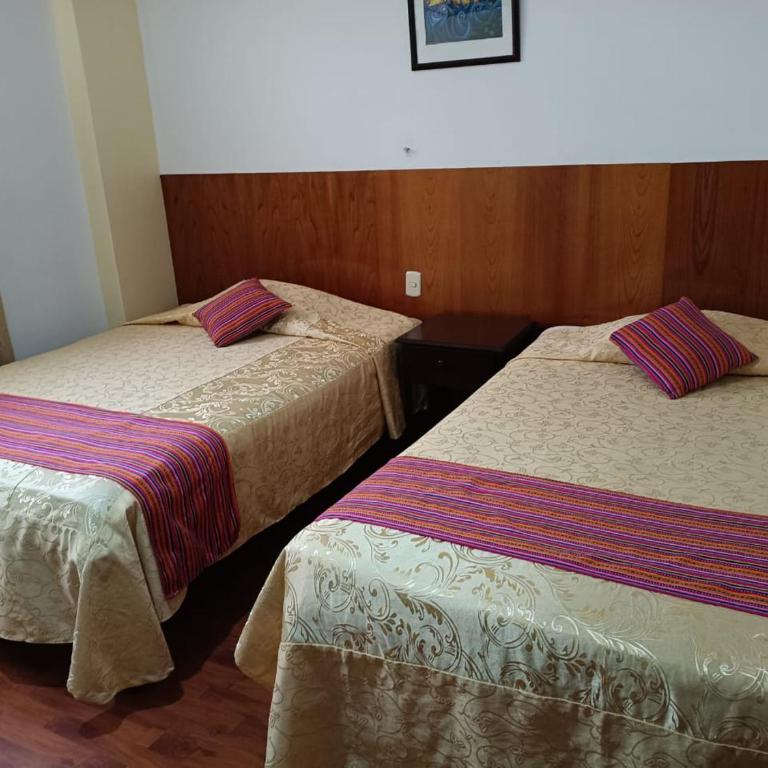 Hostal Horizonte - Twin Room with Private Bathroom - 3