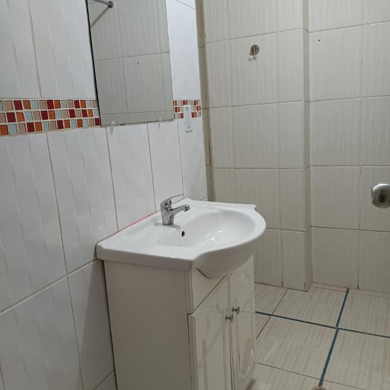 Hostal Horizonte - Single Room with Private Bathroom - 2