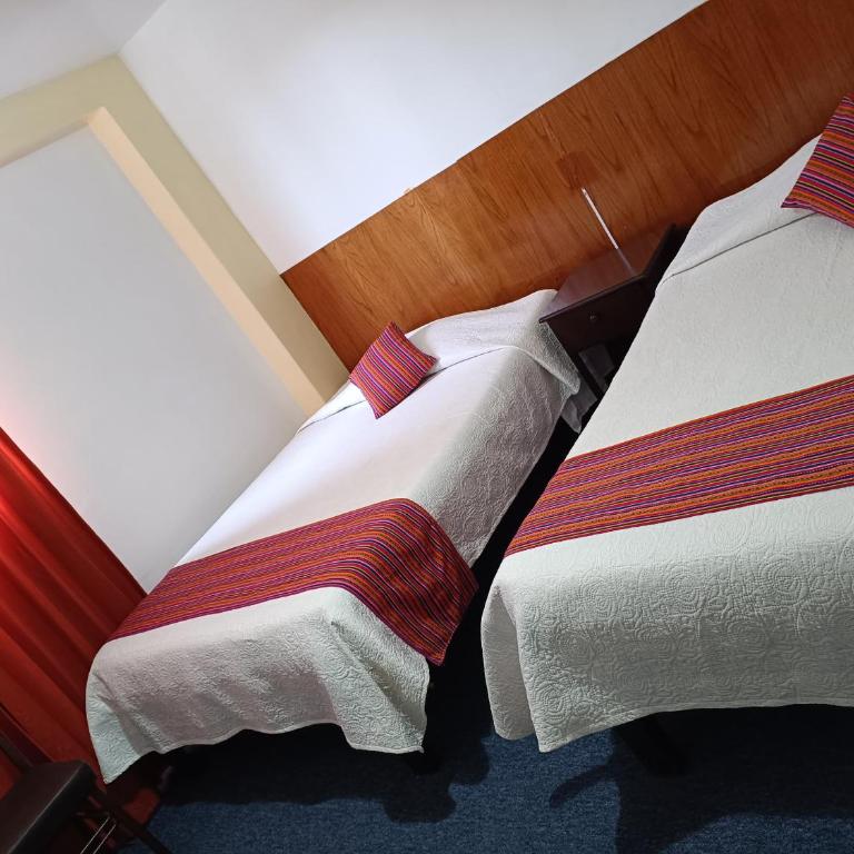 Hostal Horizonte - Twin Room with Private Bathroom - 4