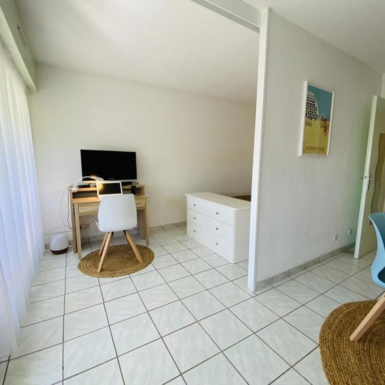Appartement charmant - 4 pers. piscine vue - FR-1-874-60 - Apartment - 9