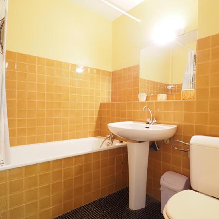 Studio spacieux en centre-ville - 4 pers. - FR-1-874-76 - Apartment - 10