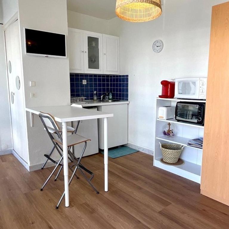 Studio coquet climatisé - 2 pers., centre-ville - FR-1-874-64 - Studio - 2