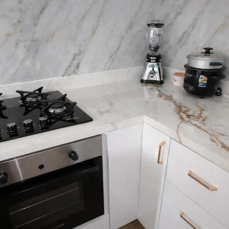 Modern, comfortable, and conveniently located apartment - Apartamento de 1 dormitorio - 2