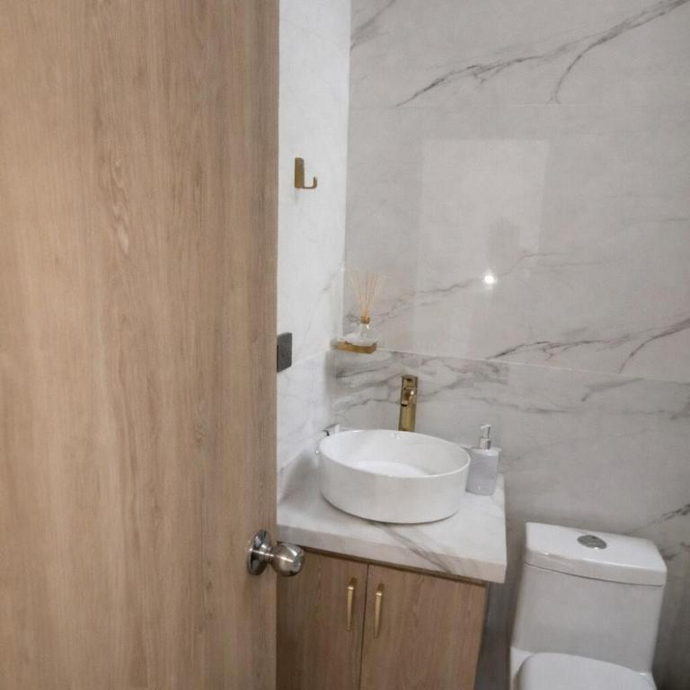 Modern, comfortable, and conveniently located apartment - Apartamento de 1 dormitorio - 7
