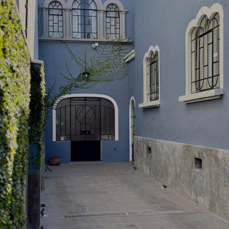 Casona 50's con patio, tina y estacionamiento priv - Four-Bedroom House - 3