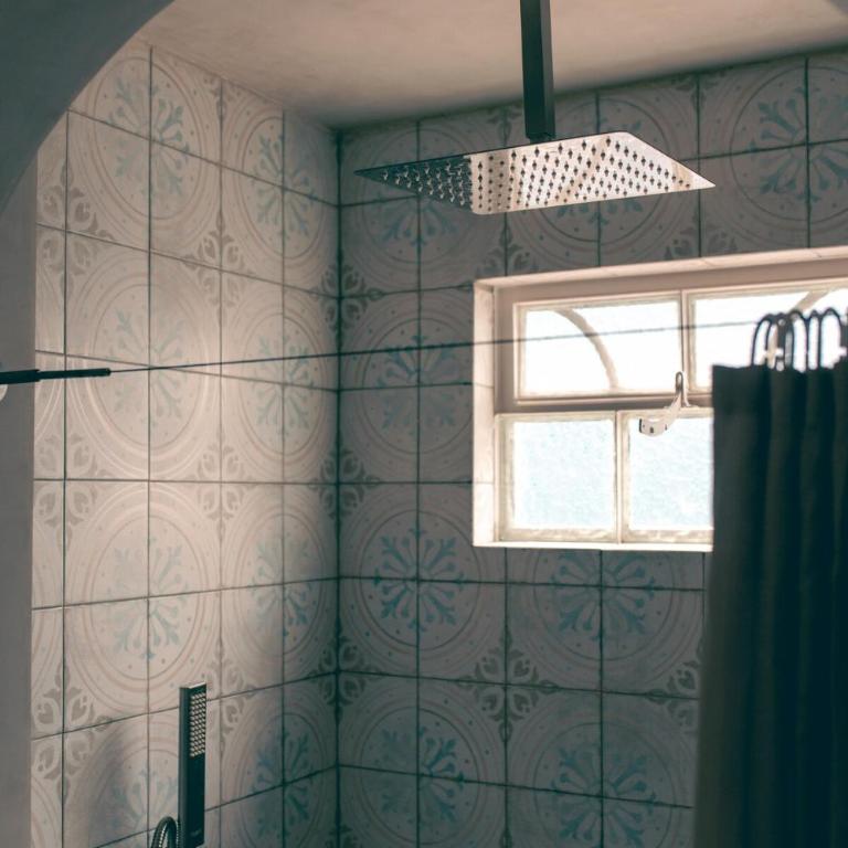 Casona 50's con patio, tina y estacionamiento priv - Four-Bedroom House - 15