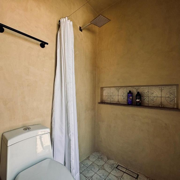 Casona 50's con patio, tina y estacionamiento priv - Four-Bedroom House - 19