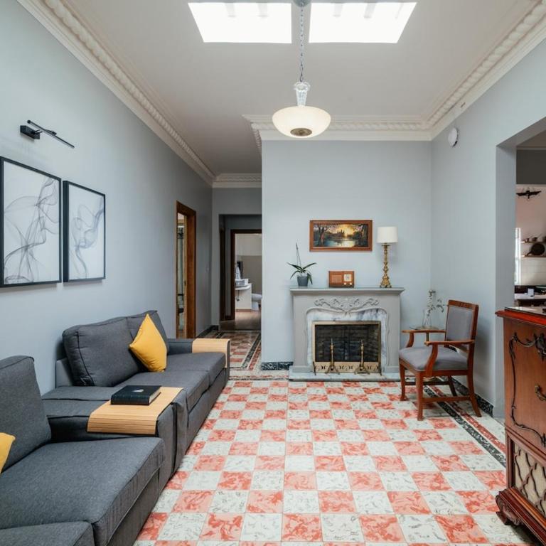 Casona 50's con patio, tina y estacionamiento priv - Four-Bedroom House - 33