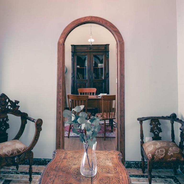 Casona 50's con patio, tina y estacionamiento priv - Four-Bedroom House - 34
