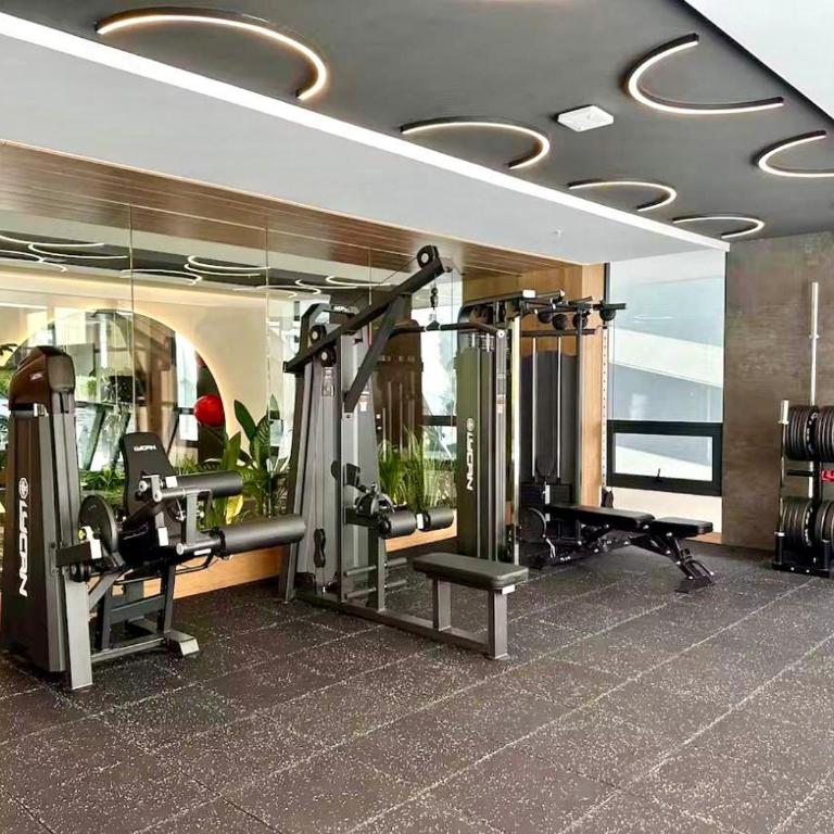 Elegant Studio Pool & Jacuzzi - One-Bedroom Apartment - 17